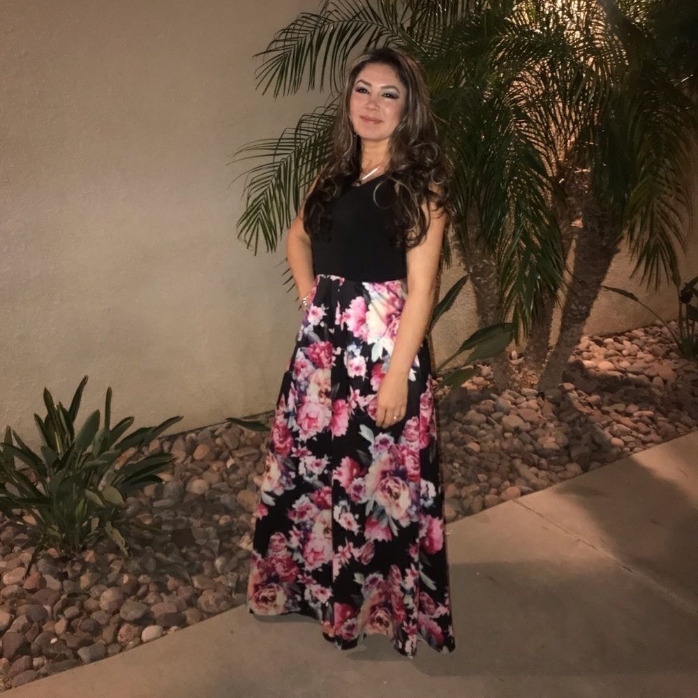 D studio Long pretty Long floral dress dstudio sz-4